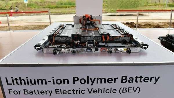 https://kompasaina.com/baterai-ev-bekas-dari-mobil-ke-ruang-penyimpanan-energi-manfaat-tak-terduga